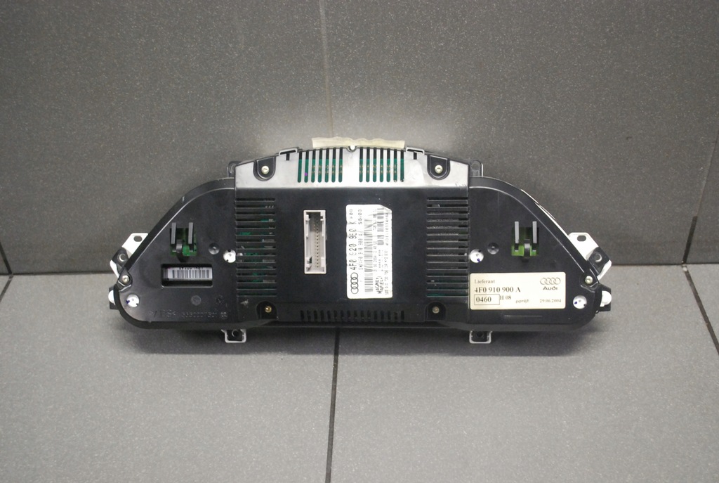 фото №6, Счетчик приборы audi a6 c6 3.2 fsi uk 4f0920950k