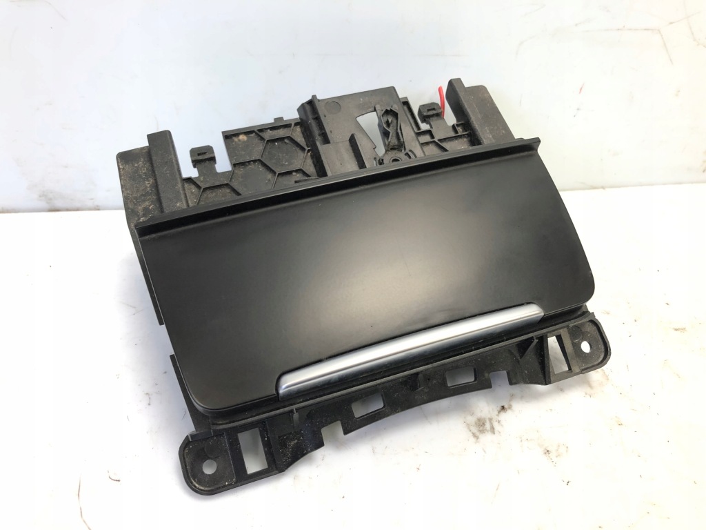 фото №1, Audi a5 8t a4 b8 пепельница прикуриватель бардачок