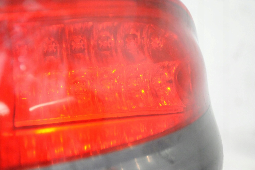 Лампа правий задній mercedes ml w163 lift smoke led Зі Шроту