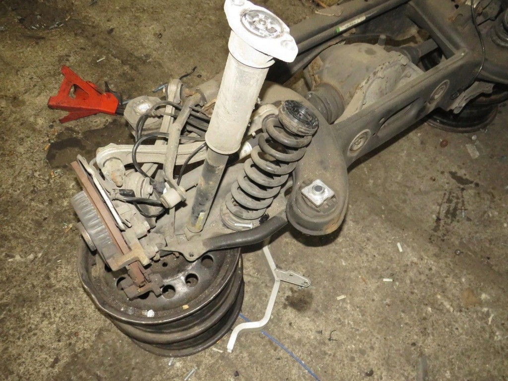 фото №3, Балка подвеска задняя комплект mercedes w205