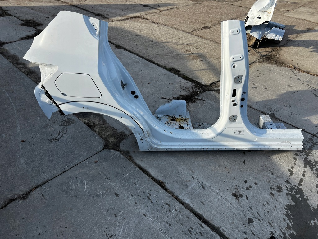 фото №1, Четверть крыло обшивка блок двигателя порог задняя правый dacia sandero stepway iii 3