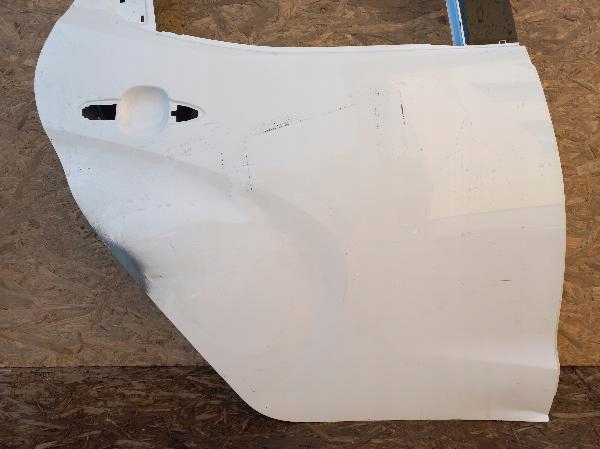 фото №9, Toyota yaris iv 4 дверь задние задняя правое