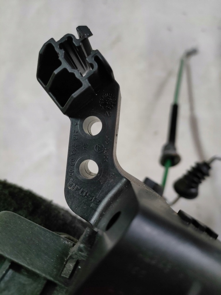 фото №5, Mercedes w213 kombi замок двері лівий задня 4pin