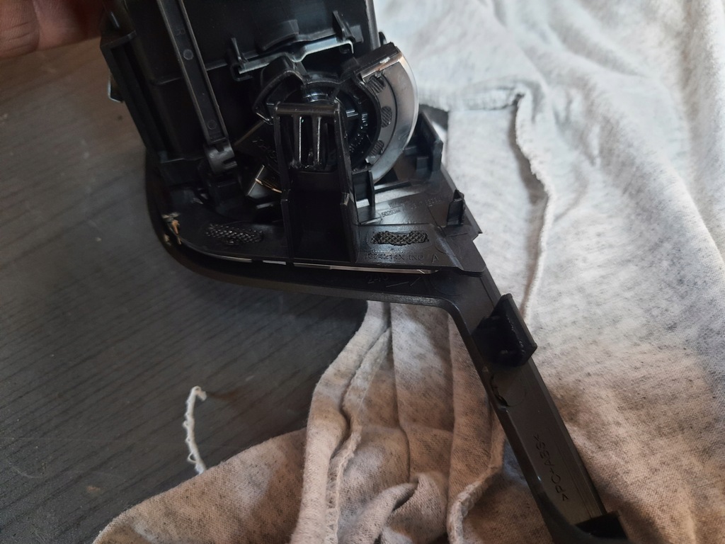 фото №7, Megane iv 1.5dci рамка панель навигации