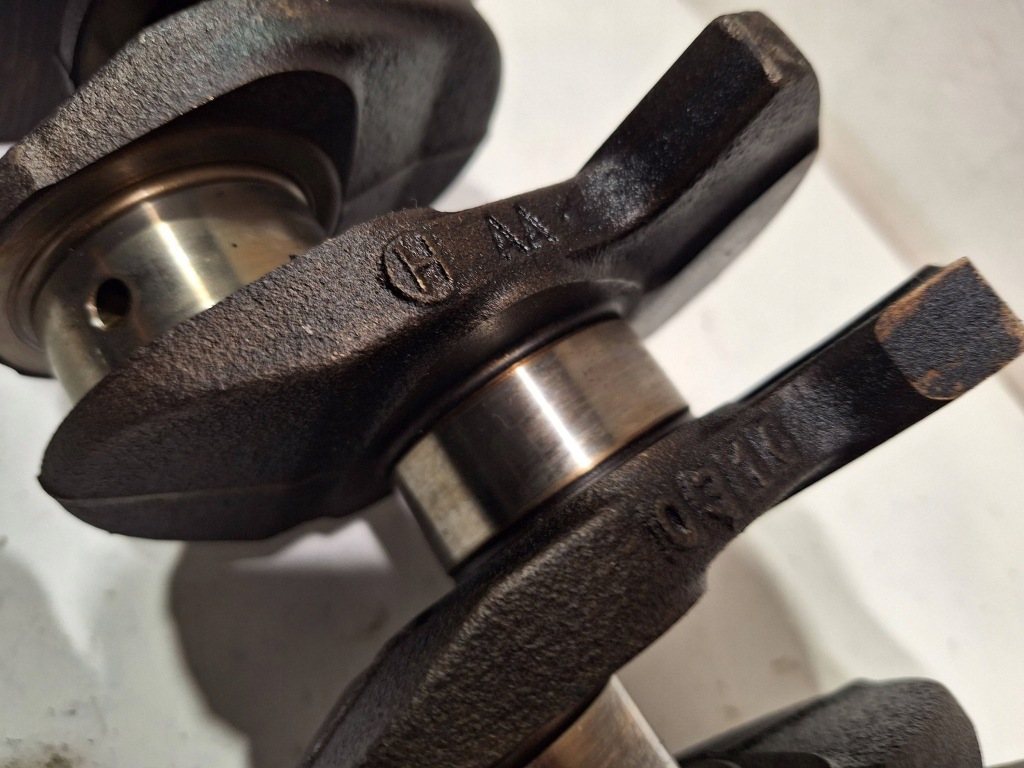 Wał колінчастий kfu peugeot 307 citroen c4 1.4 16v 04- Недорого