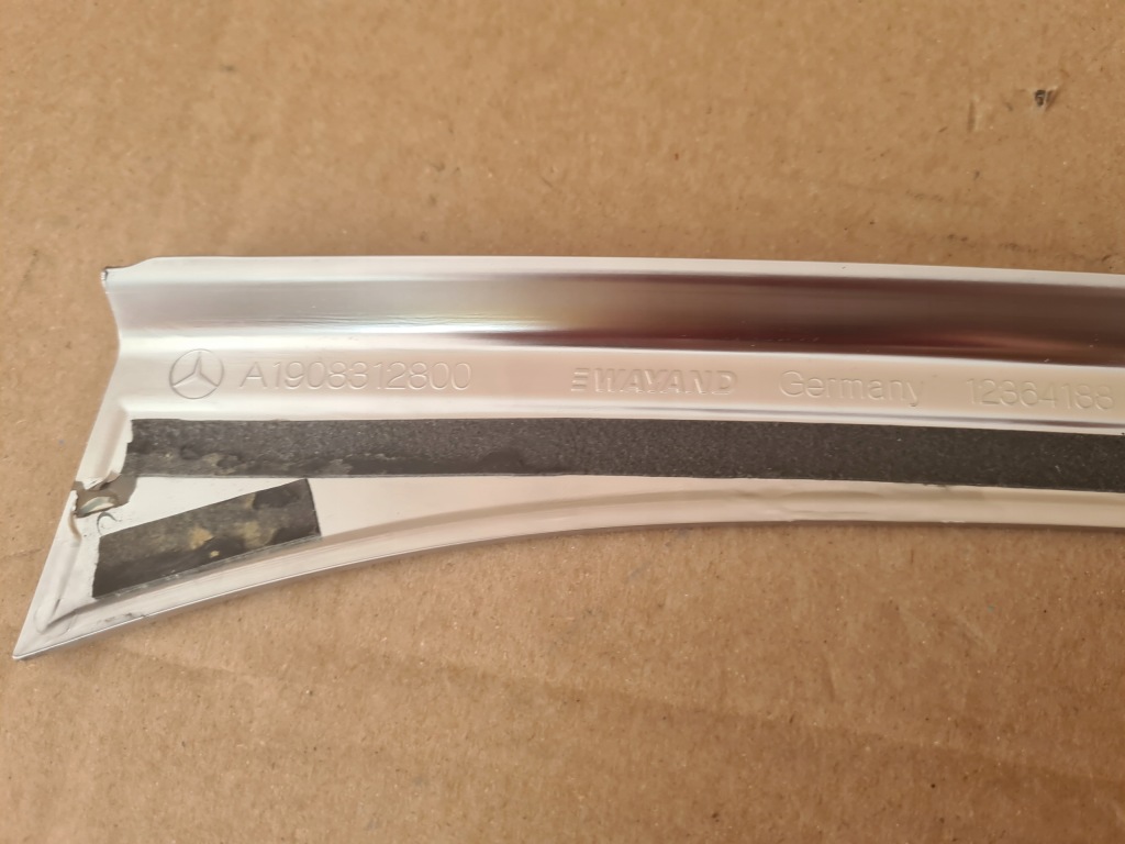 фото №7, Mercedes gt w190 молдинг захист поріг багажника