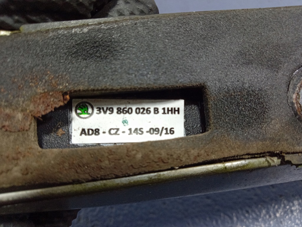 Купить Skoda superb 3 универсал 15- рейлинги кровельные комплект  3v9860025b 3v9860026b