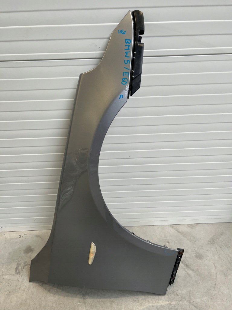 Купити Крила правий передній перед bmw 5 e60