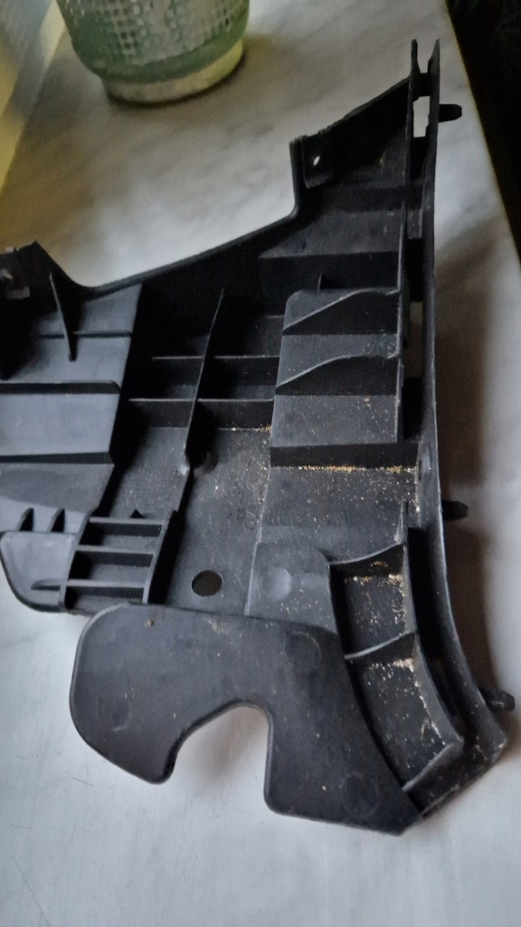 Volvo s80,v70 15r напрямна кронштейн бампер передній права сторона новий orgin Недорого