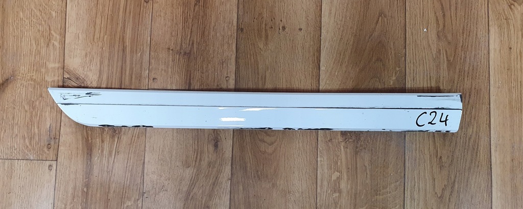 фото №1, Vw passat b8 2014- молдинг дверь правая задняя