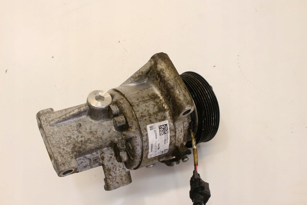 фото №5, Компресор кондиціонера 926003541r dacia duster ii lift 1.3 tce пошкоджена
