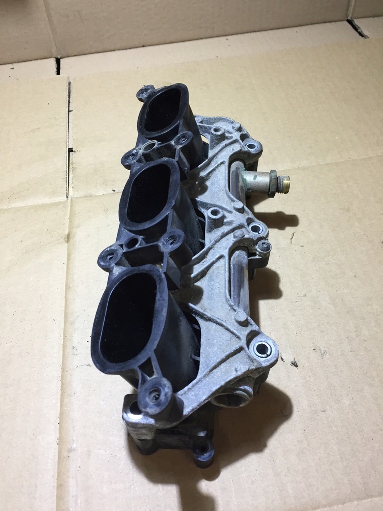 фото №9, Q5 3.2 fsi колектор всмоктуючий молдинг правий 06e133110s