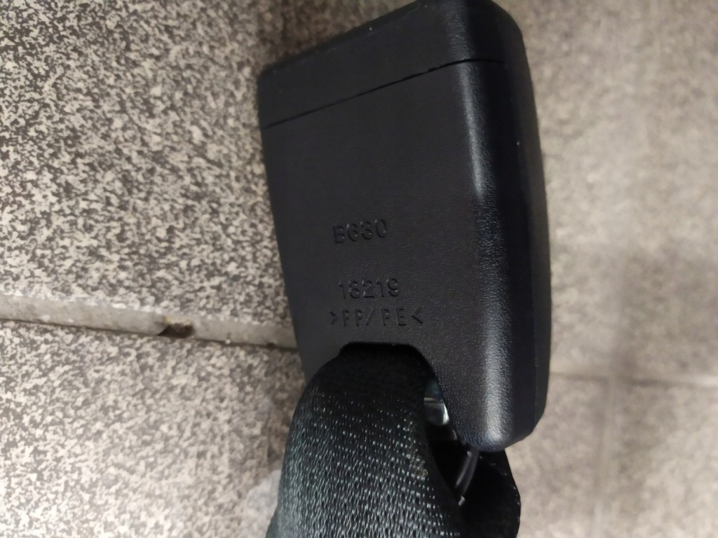 фото №5, Toyota rav4 пряжка безопасности środek/prawy задняя