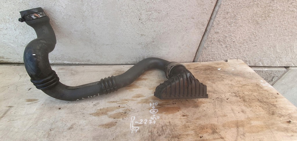 фото №4, Труба шланг интеркулер воздуха renault master iii 144605593r
