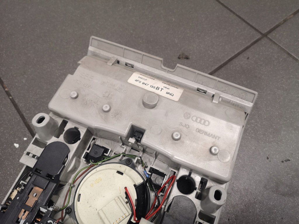 фото №12, Лампа потолочный audi a6 c6 4f0947135bt