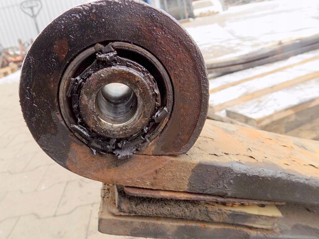 фото №5, Iveco eurotech 440km 2001r - ресора перед 2 щітки