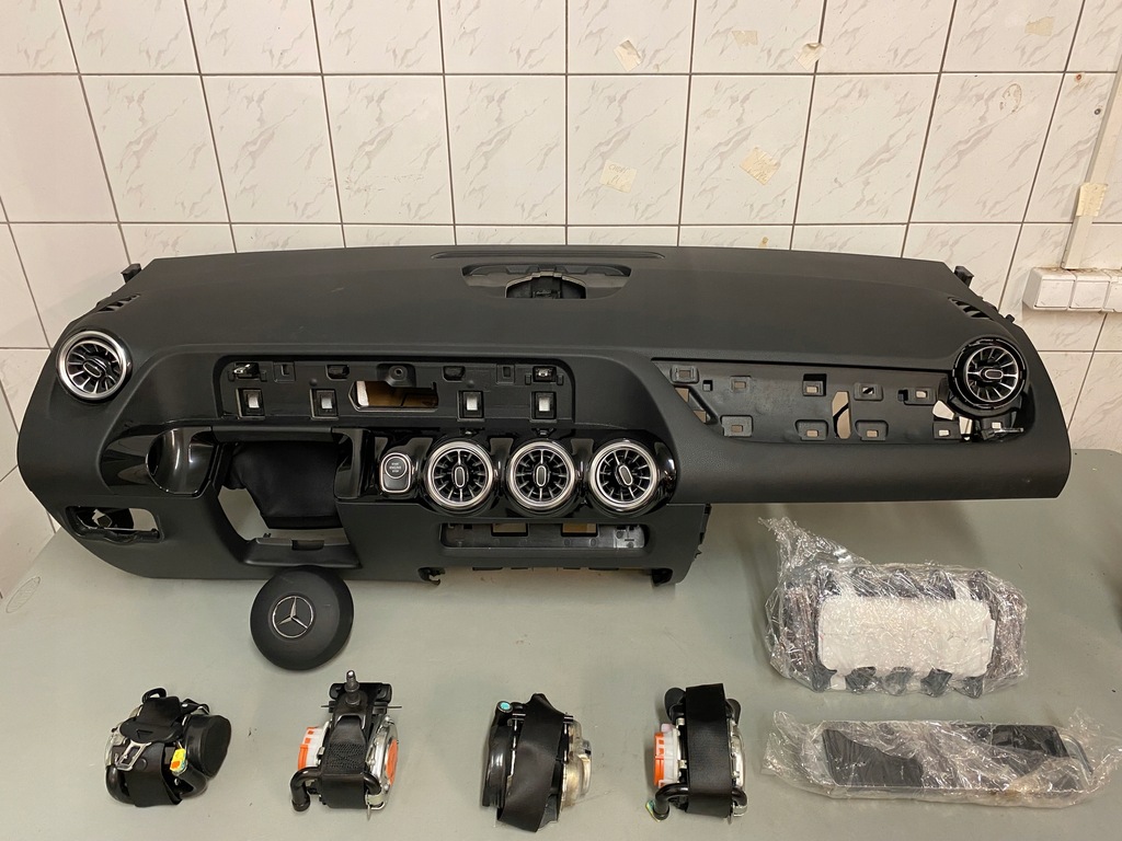 фото №1, Mercedes gla h247 консоль комплект air bag демонтаж