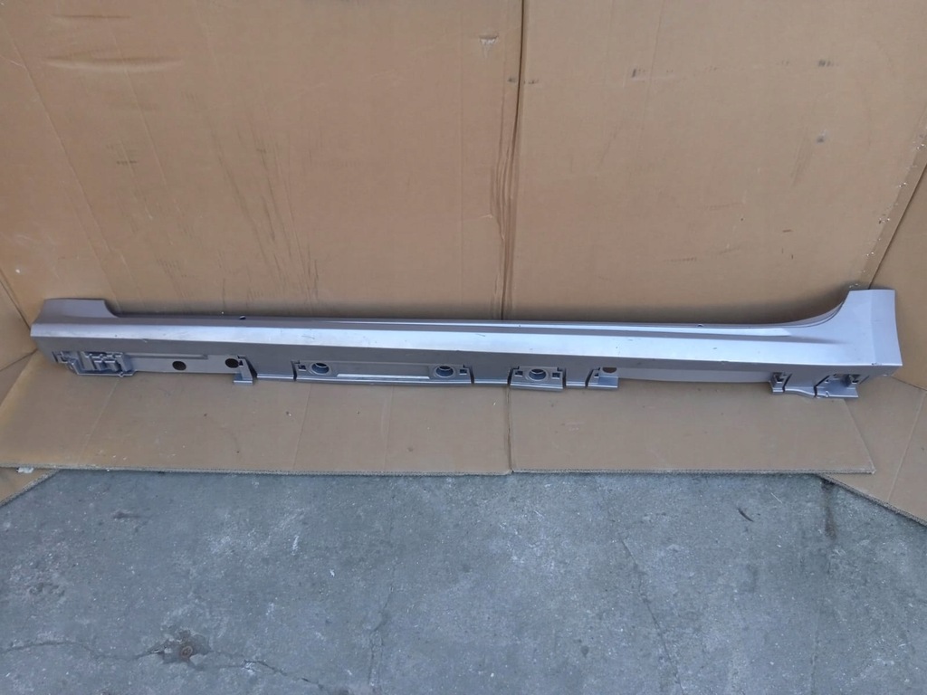 фото №1, Молдинг порог левая toyota corolla e210