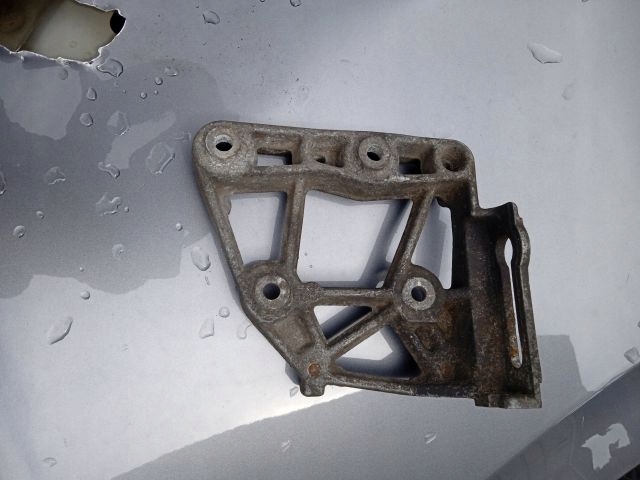 фото №1, Nissan x-trail t30 2.2 dci кронштейн кронштейн натяжителя ремень oryg.