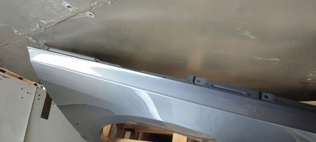 Крило правий перед алюміній audi a8 d5 07.17-12.21r дорестайлінг  лак lx7r Зі Шроту