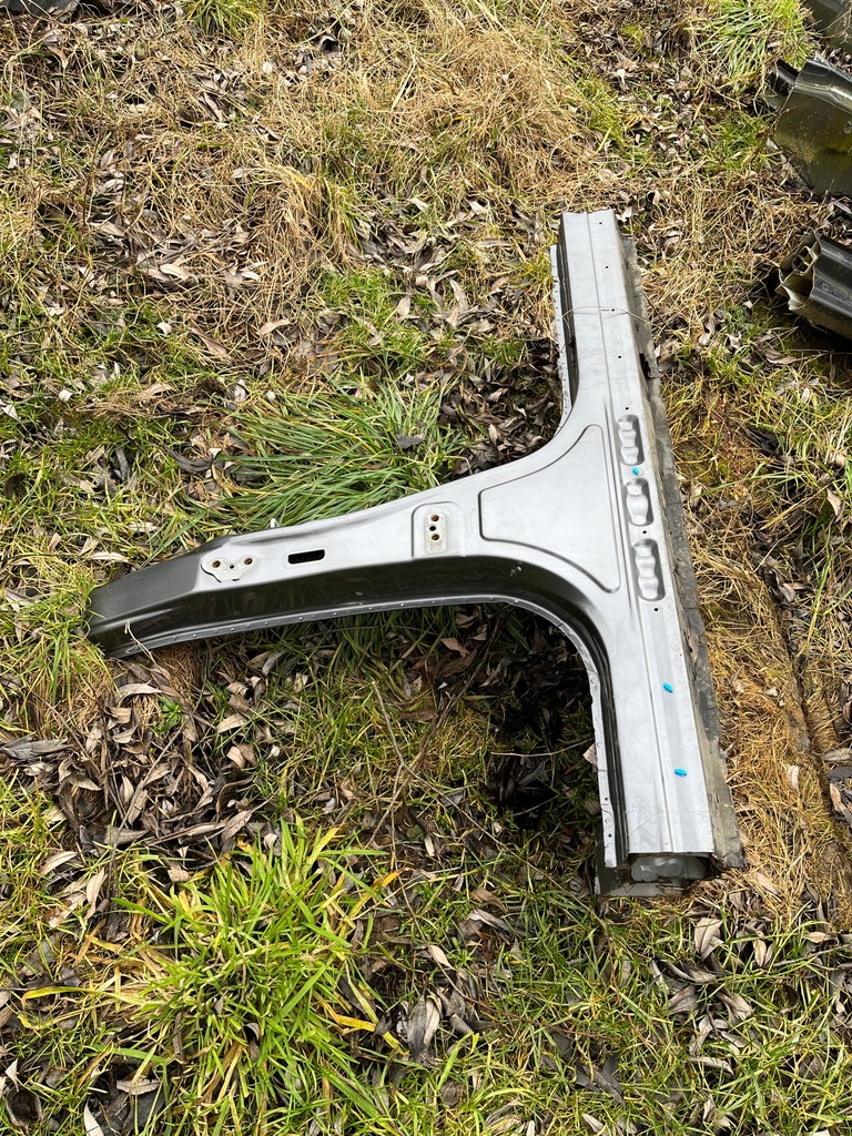 фото №1, Lexus nx 300h блок двигателя порог правый