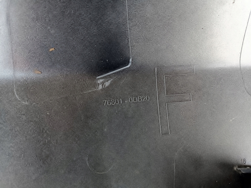 фото №7, Toyota yaris iii накладка крышки задний 76801-0db20