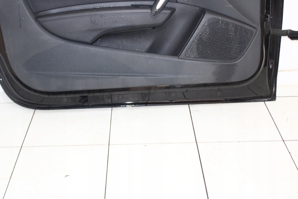 фото №8, Audi a1 i 8x 3d 2010r- двері лівий перед ліва передні ly9b - код лакофарбового покриття