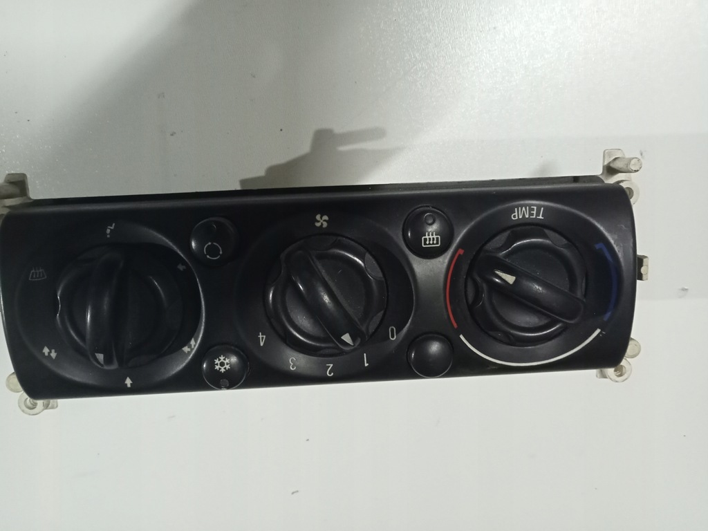 фото №1, Панель кондиционера mini оригинальный номер 6411.1502214