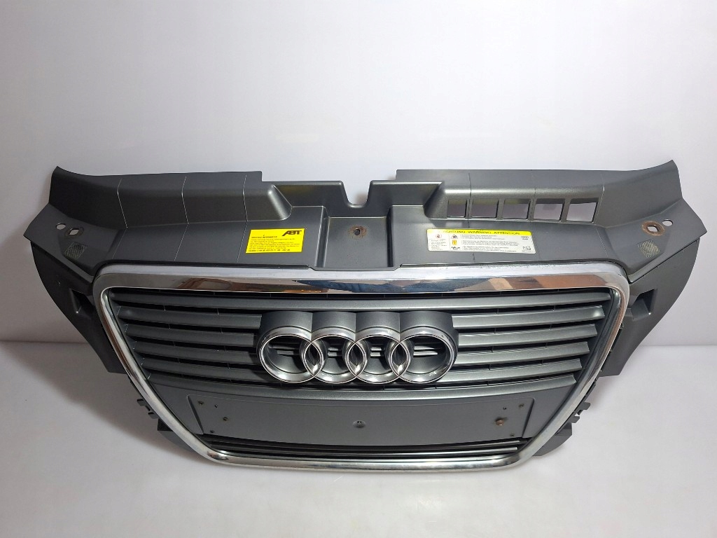 A3 8p lift решітка радіатора бампера перед решітка радіатора 8p0853651m емблема logo super стан Ціна