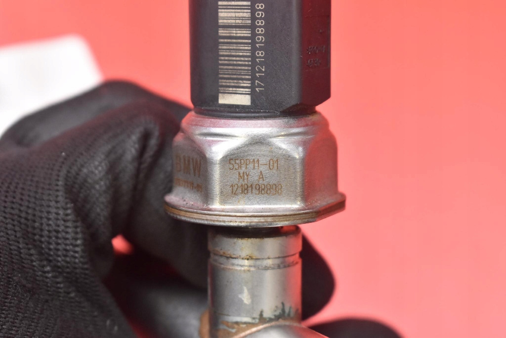 Молдинг упорскування v7592426 7537319-05 bmw f20 1.6i 136 km 11-15 Ціна