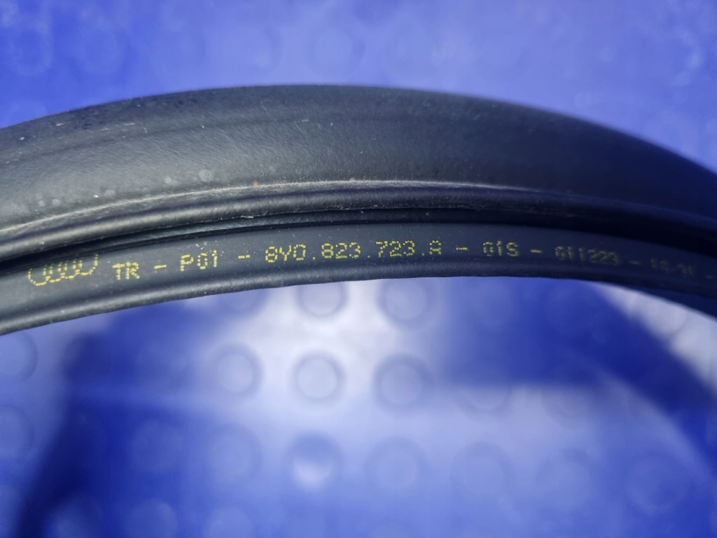 фото №8, Audi a3 8y прокладка отсек двигателя оригинал 8y0823723a