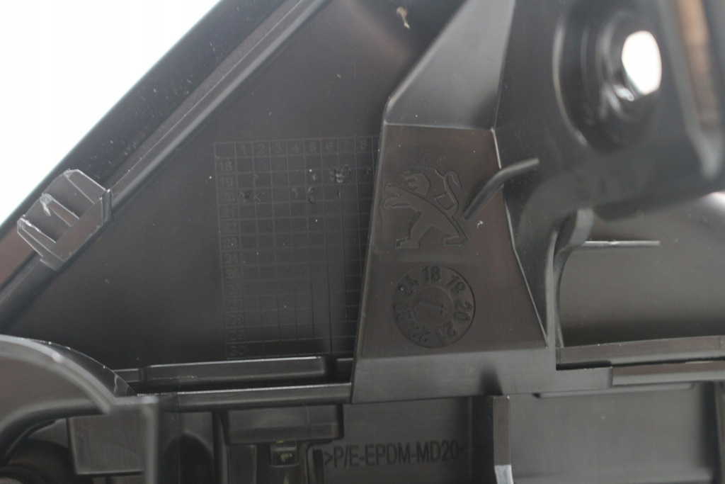 фото №11, Бардачок полиця консолі peugeot 2008 ii eu