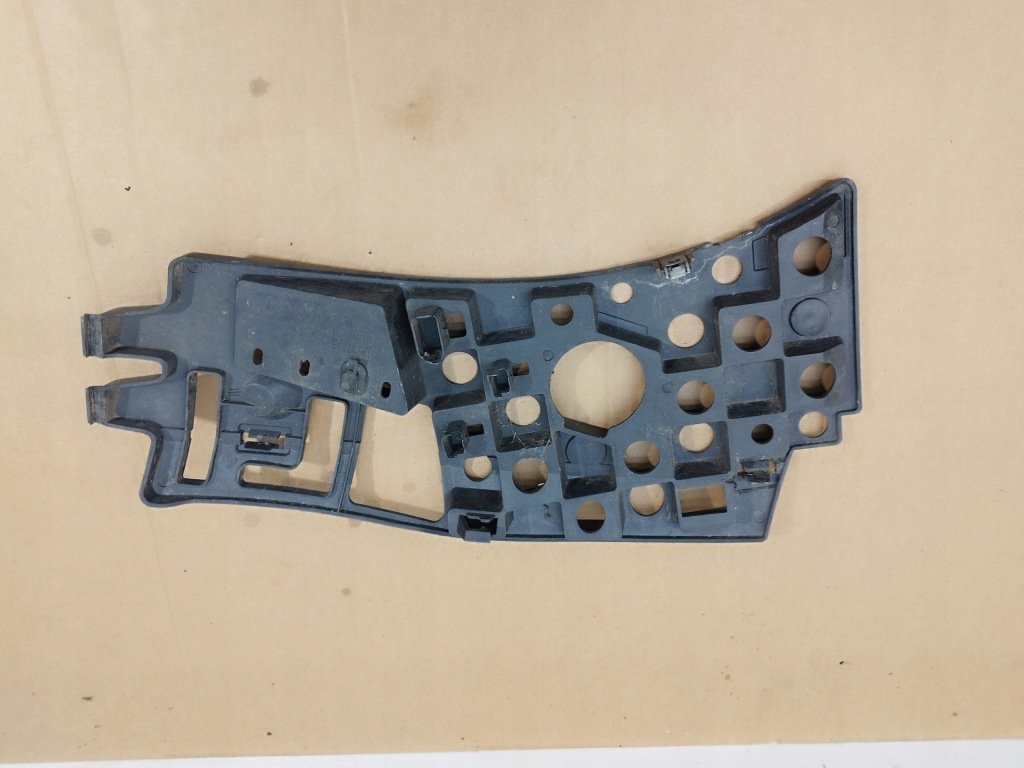 фото №15, Направляющая бампера левый перед peugeot 3008 i lata 2009-2012 przed lift