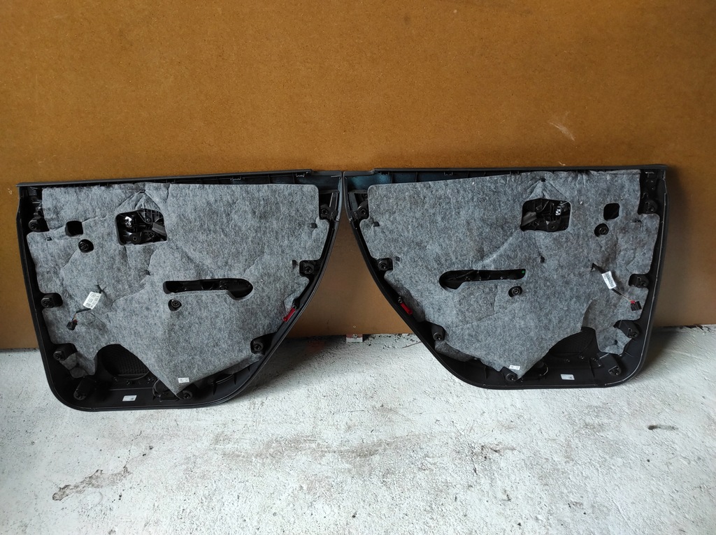 фото №7, Обшивки обшивка двері alcantara audi q7 4m