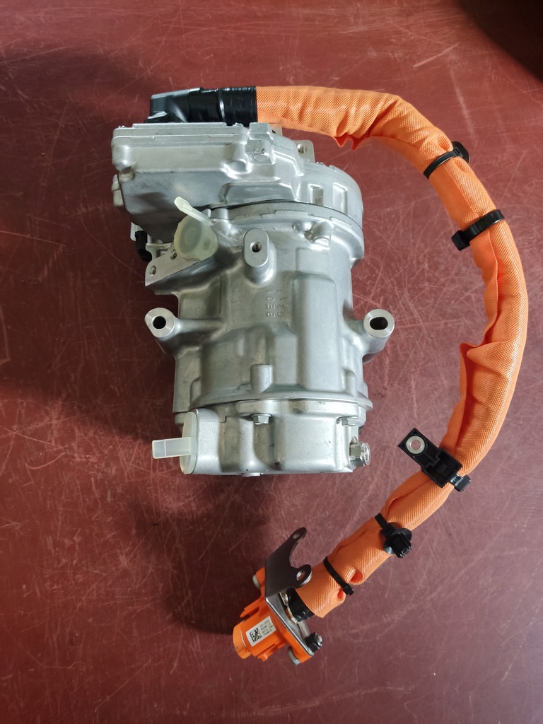 фото №6, Компрессор кондиционера renault 926002618r nowa