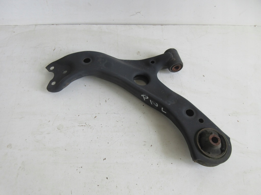 фото №1, Toyota prius iv рычаг левый перед