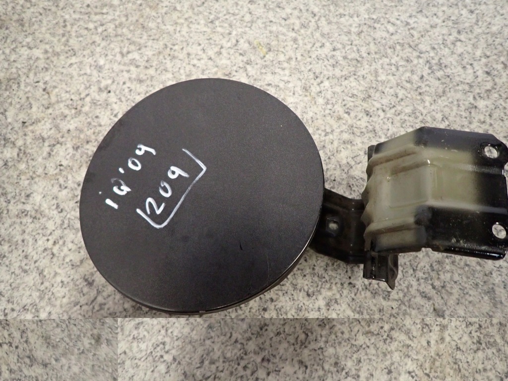 фото №1, Toyota iq 08-12 крышка заливной топлива 209