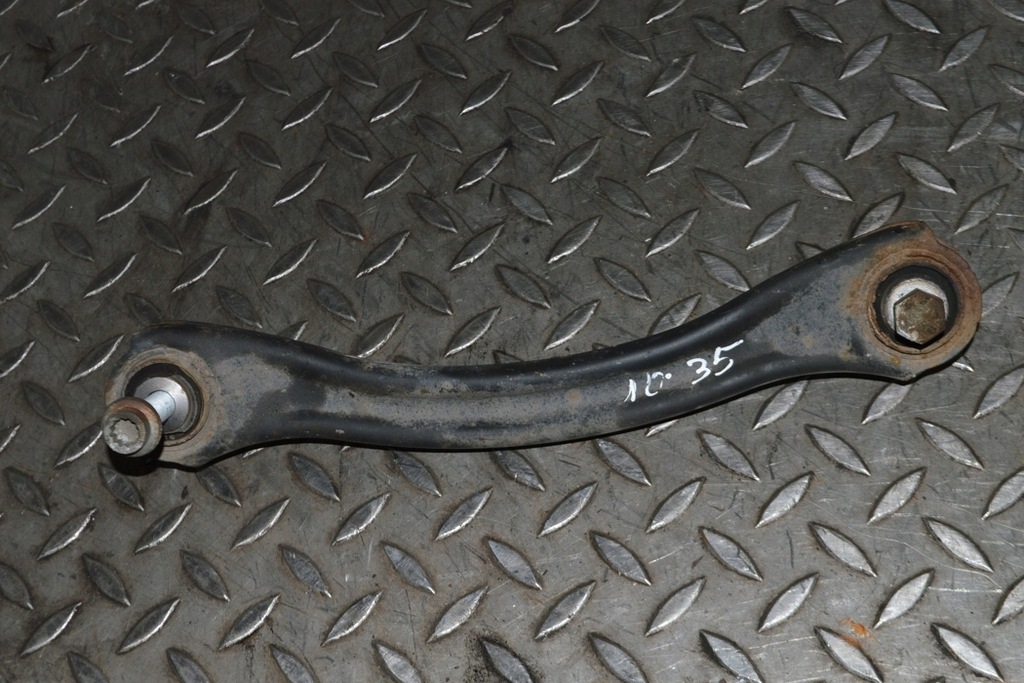 фото №1, Mercedes r172 slk250d 2016 rhd задний правый рычаг