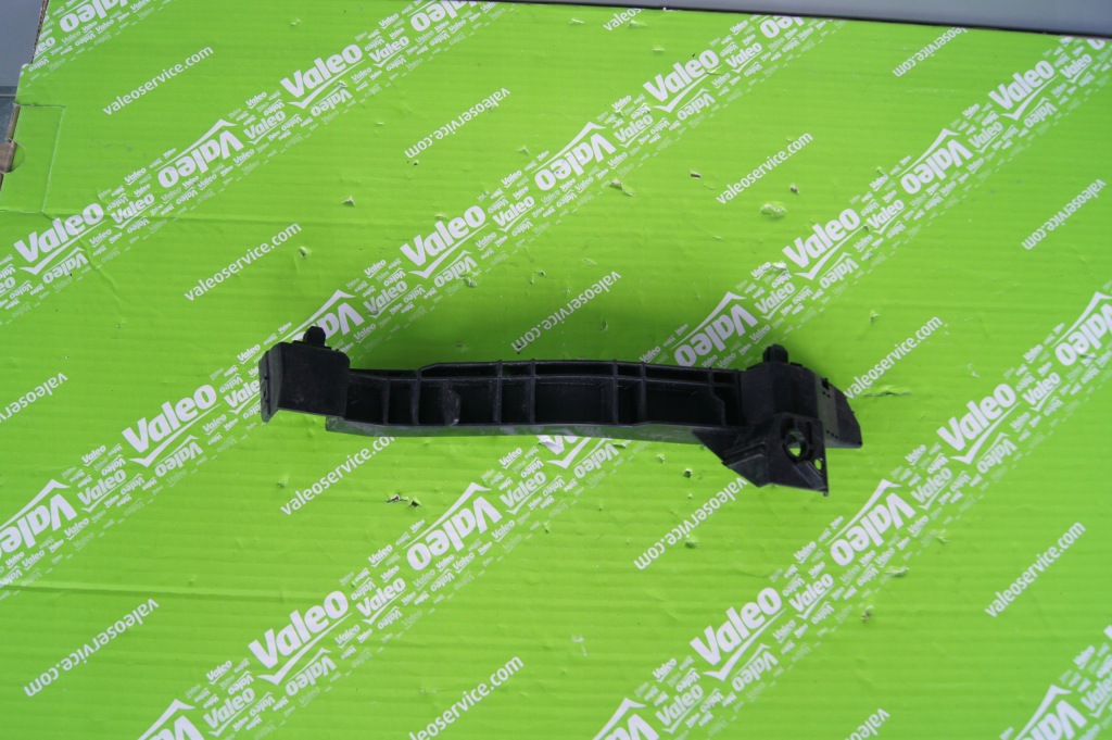 фото №1, Направляющая бампера subaru forester iii левый перед