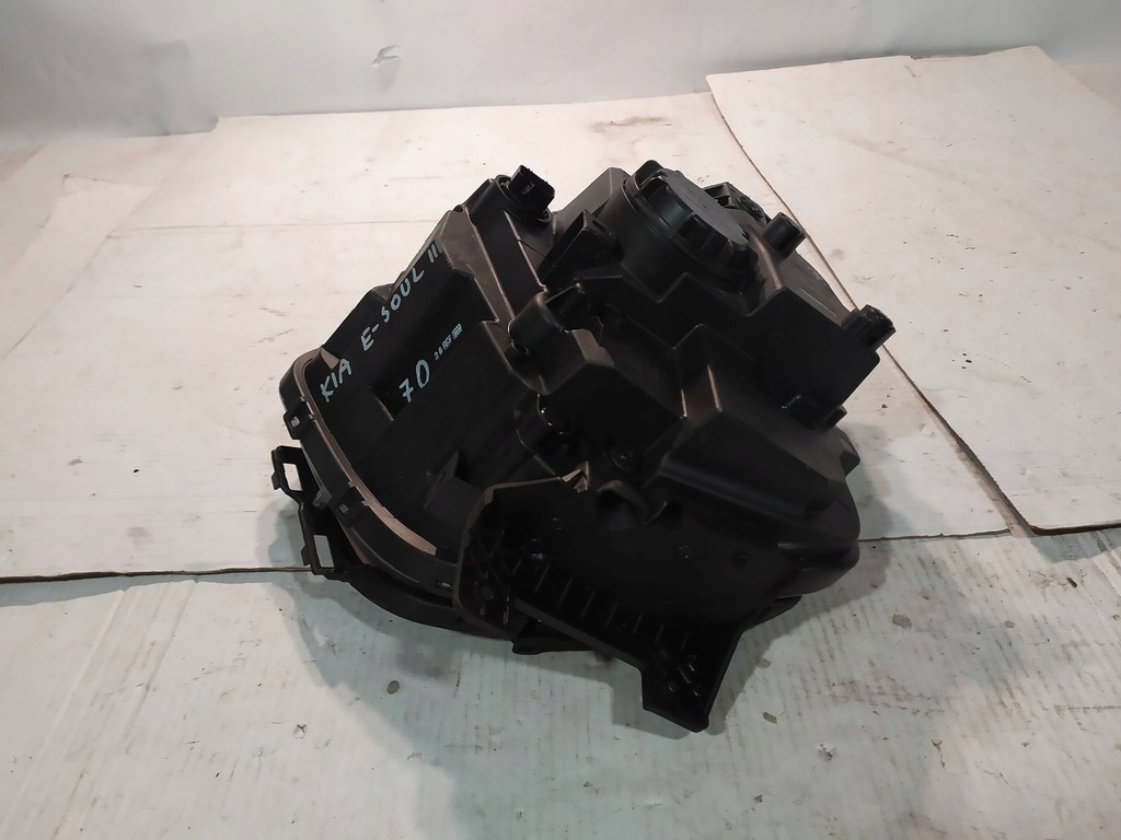 фото №10, Kia e soul лампа передня права drl led