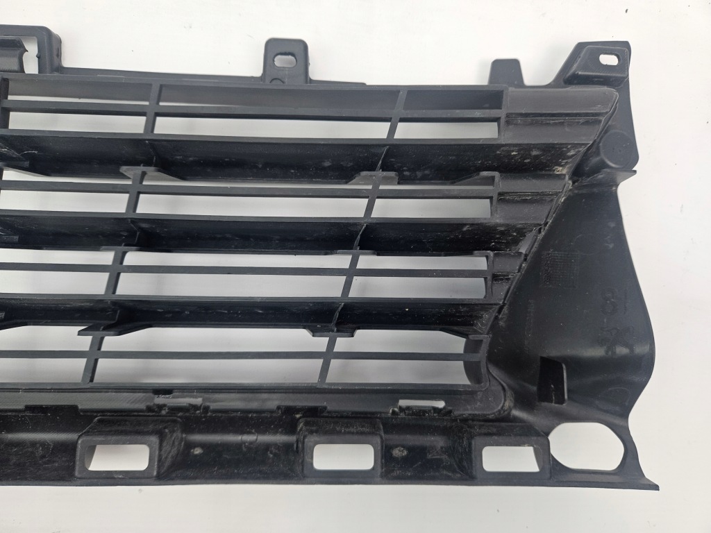 фото №13, Peugeot 308 ii t9 lift 2017 - решётка средняя бампера перед радар