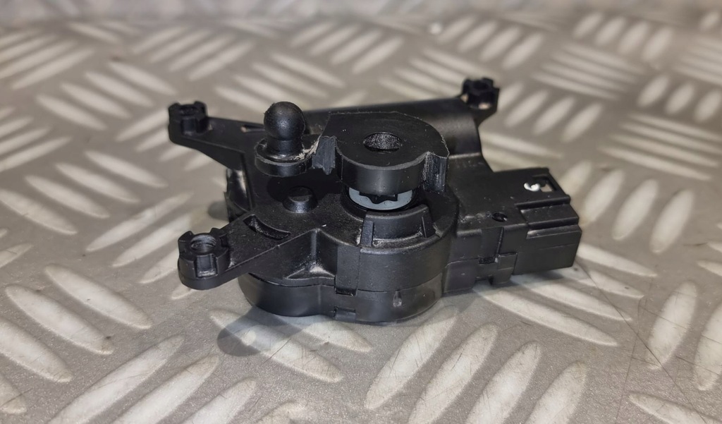 фото №5, Vw multivan transporter t5 t6 моторчик кришки обігрівача задня 7e0907512a