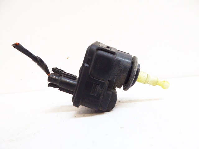 фото №1, Volvo s40 i 95r- моторчик фара лівий