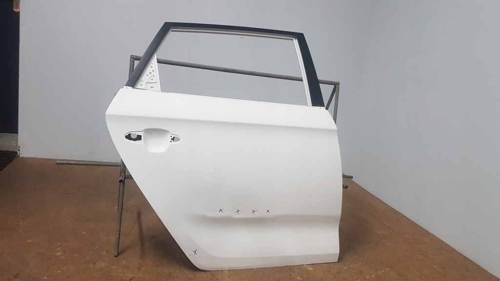 фото №10, Kia carens iv 4 дверь задние задняя правое