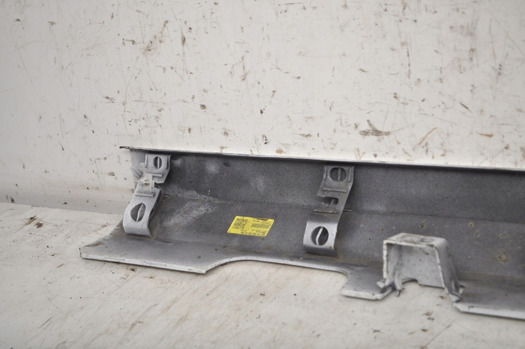 фото №13, Ford fiesta mk8 накладка поріг права st