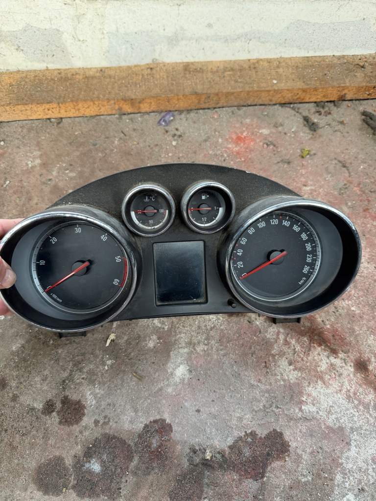 Купити Лічильник прилади opel insignia 2.0 cdti 12844138