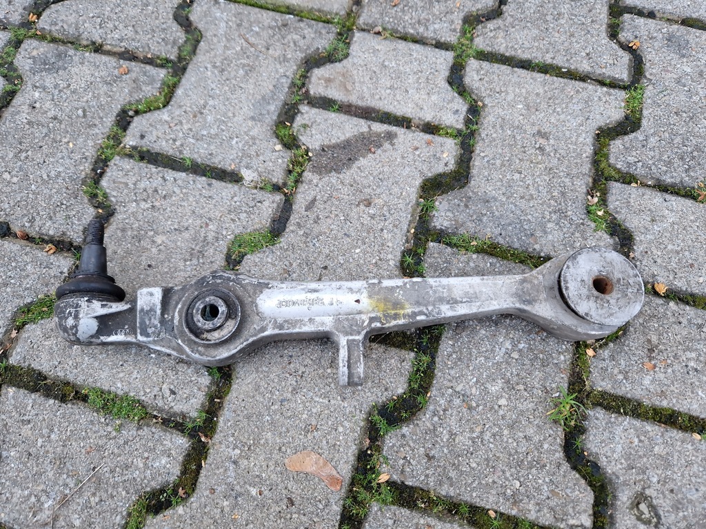 фото №1, Важіль перед audi a8 d2