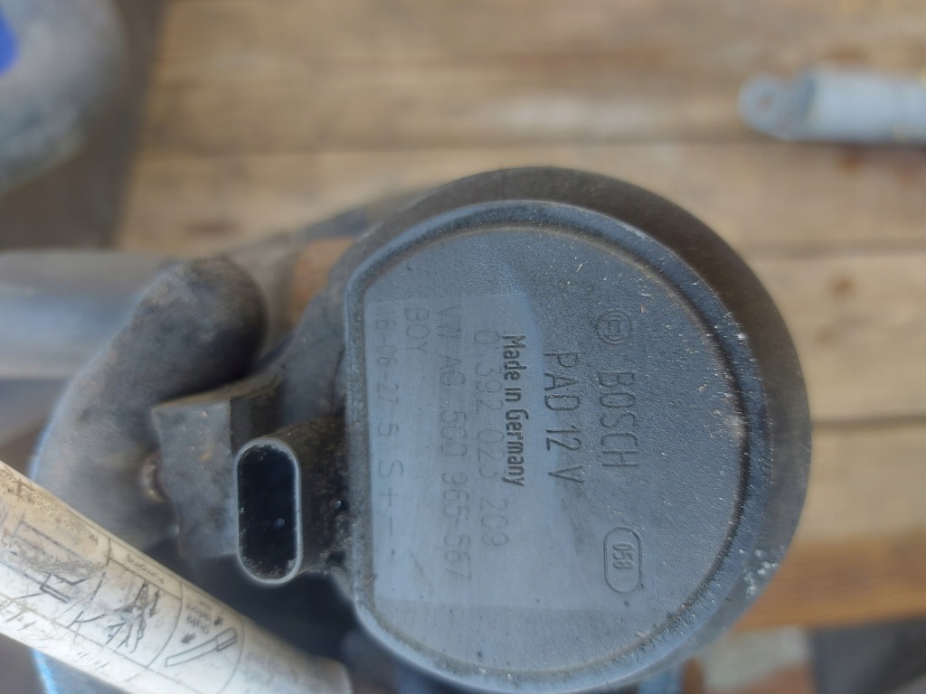 фото №4, Помпа води труби vw passat b8 0392023209