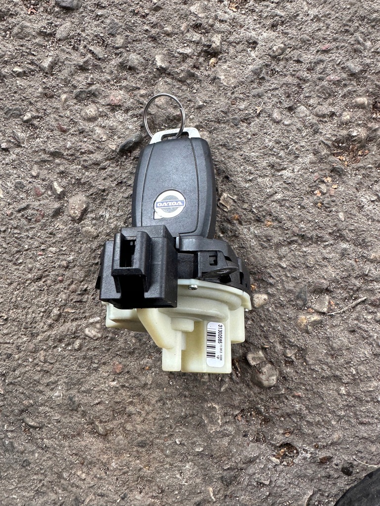 фото №1, Volvo v50 c30 c70 s40 ii lift замок запалювання ключ 31300585