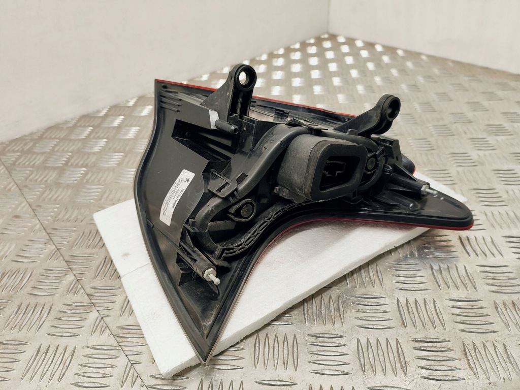 фото №11, Peugeot 3008 i 2014 левая сторона лампа задняя